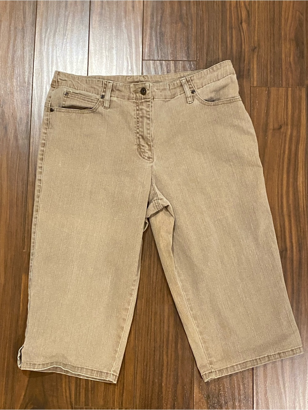 Christopher & Banks stretch denim skimmers capris size 10 brown